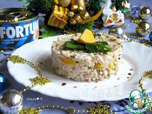 Рисовый салат "Тунец и кальмары"