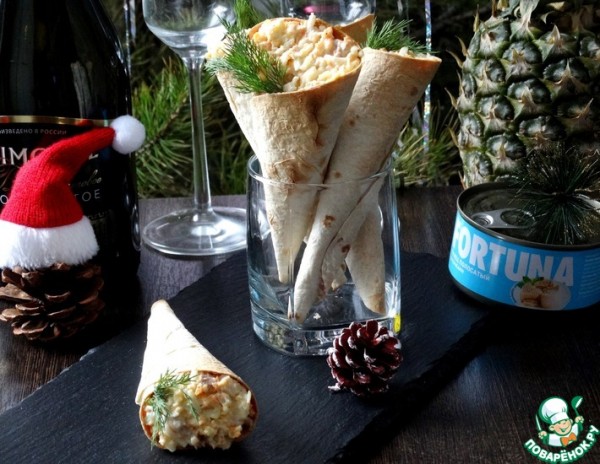 Рожок из лаваша с салатом "Мимоза"