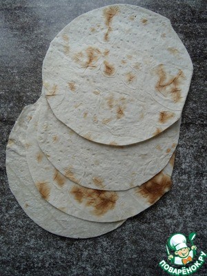 Рожок из лаваша с салатом "Мимоза"