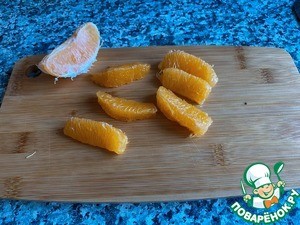 Салат с креветками, апельсином и авокадо