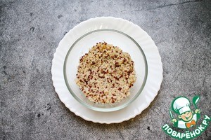 Салат с тунцом, киноа и креветками Салат с тунцом, киноа и креветками