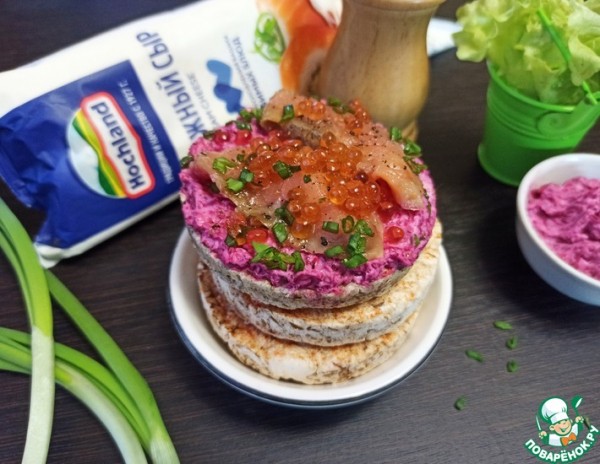 Свекольно-сливочный паштет с печеным чесноком Свекольно-сливочный паштет с печеным чесноком