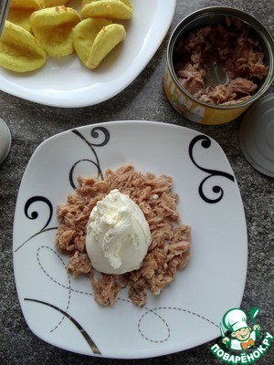 Сырное печенье с начинкой из тунца