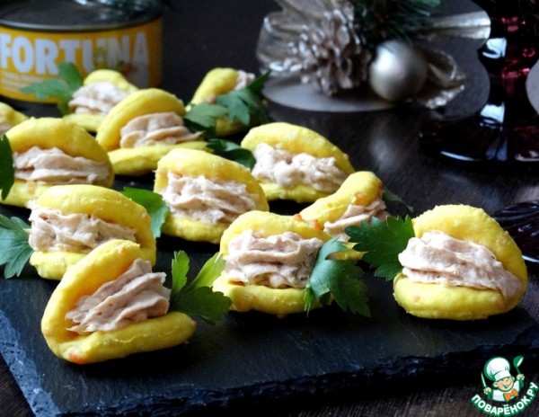 Сырное печенье с начинкой из тунца