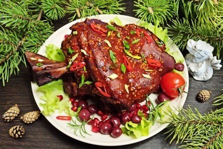 Вишнёвая рулька в острой глазури Вишнёвая рулька в острой глазури