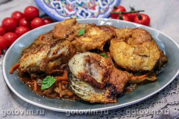 Жареная кефаль с овощным соусом Жареная кефаль с овощным соусом