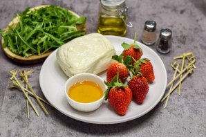 Сыр с клубникой Сыр с клубникой