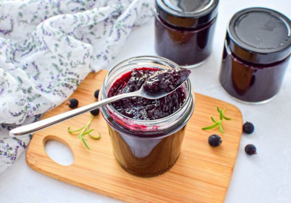 Конфитюр из черной смородины Конфитюр из черной смородины