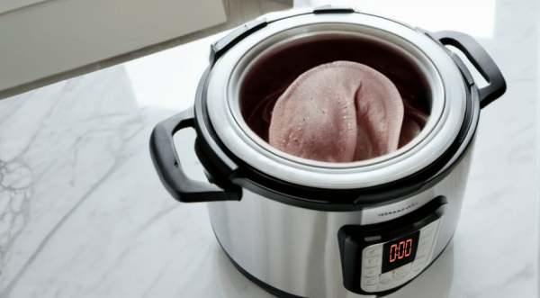 Говяжий язык в скороварке, пошаговый рецепт с фото на 207 ккал Говяжий язык в скороварке, пошаговый рецепт с фото на 207 ккал