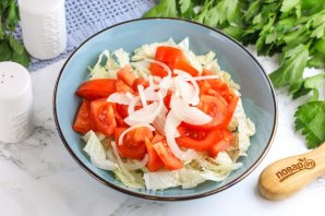 Салат с мидиями и помидорами Салат с мидиями и помидорами