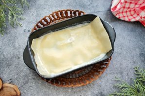 Мясная лазанья с грибами и соусом "Бешамель" Мясная лазанья с грибами и соусом "Бешамель"