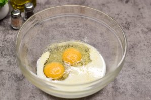 Быстрая пицца на сковороде из лаваша с яйцом Быстрая пицца на сковороде из лаваша с яйцом