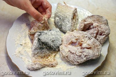 Жареная кефаль с овощным соусом Жареная кефаль с овощным соусом