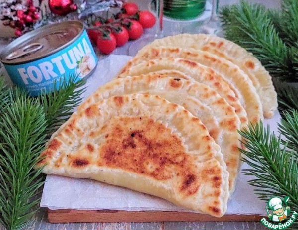 Кутабы с творогом и тунцом Кутабы с творогом и тунцом