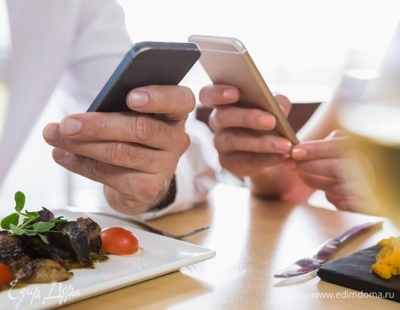 К чему приводит привычка есть перед телевизором и гаджетами — ответила эксперт К чему приводит привычка есть перед телевизором и гаджетами — ответила эксперт