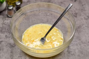 Быстрая пицца на сковороде из лаваша с яйцом Быстрая пицца на сковороде из лаваша с яйцом