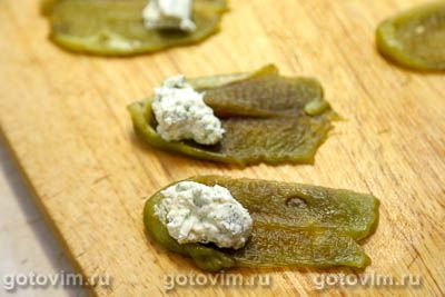 Рулетики из перца в беконе