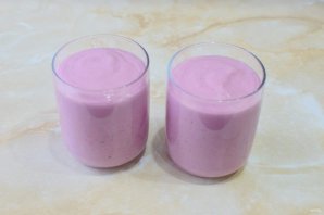 Смузи с творогом и малиной Смузи с творогом и малиной