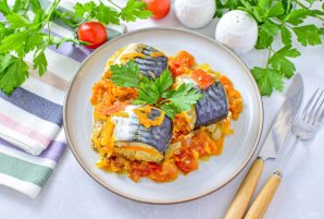 Скумбрия в мультиварке с овощами Скумбрия в мультиварке с овощами