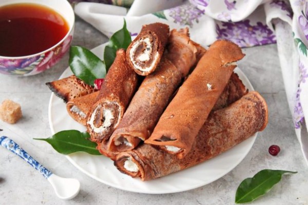 Шоколадные блины с творожной начинкой Шоколадные блины с творожной начинкой