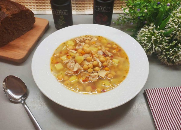 Суп с курицей и нутом Суп с курицей и нутом