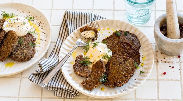 Печеночные оладьи из куриной печени, пошаговый рецепт с фото на 335 ккал Печеночные оладьи из куриной печени, пошаговый рецепт с фото на 335 ккал