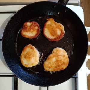 Пышные оладьи на дрожжах