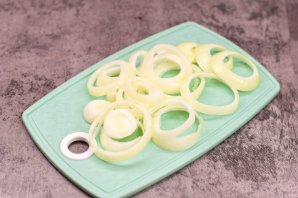 Обжаренные луковые кольца Обжаренные луковые кольца