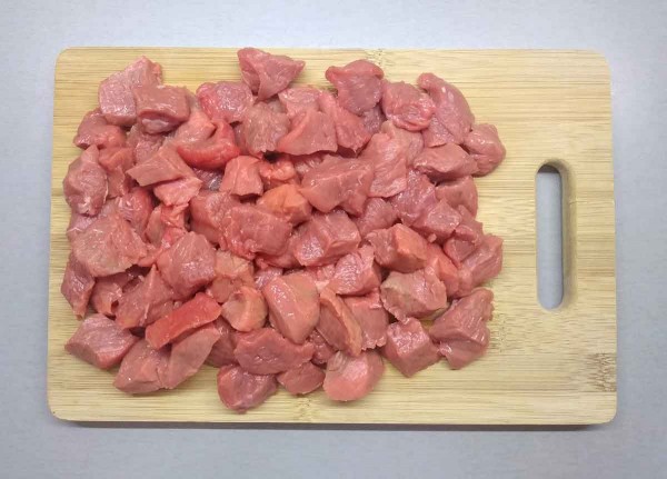 Гуляш из говядины с подливкой Гуляш из говядины с подливкой