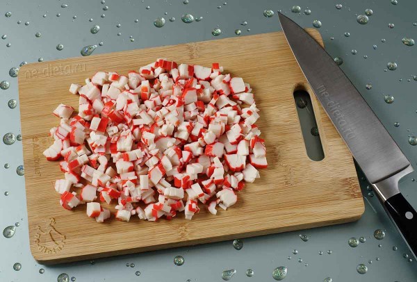 Крабовый салат с колбасой Крабовый салат с колбасой