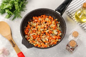 Гречневый суп на бульоне с яйцом Гречневый суп на бульоне с яйцом