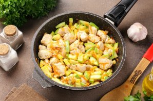 Ризотто с кабачками и курицей Ризотто с кабачками и курицей