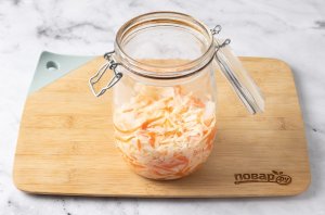 Хрустящая квашеная капуста на зиму в банках для длительного хранения Хрустящая квашеная капуста на зиму в банках для длительного хранения