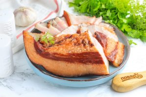 Щековина свиная в луковой шелухе Щековина свиная в луковой шелухе