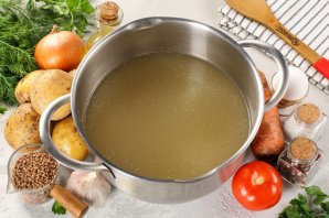 Гречневый суп на бульоне с яйцом Гречневый суп на бульоне с яйцом