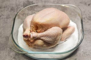 Курица, запечённая на соли в духовке Курица, запечённая на соли в духовке