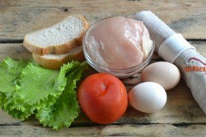 Салат Цезарь с курицей и сухариками Салат Цезарь с курицей и сухариками