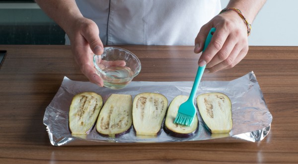 Рулетики из баклажанов с сыром, пошаговый рецепт с фото на 95 ккал