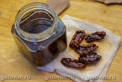 Рулетики из свиного языка с творожным сыром и вялеными помидорами Рулетики из свиного языка с творожным сыром и вялеными помидорами