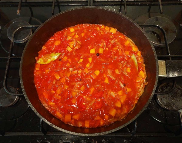 Гуляш из говядины с подливкой Гуляш из говядины с подливкой