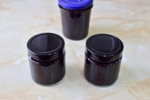 Конфитюр из черной смородины Конфитюр из черной смородины
