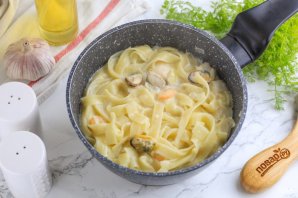 Сырно-сливочная паста с морепродуктами Сырно-сливочная паста с морепродуктами