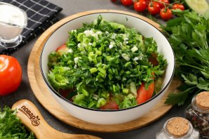 Салат из помидоров и огурцов со сметаной Салат из помидоров и огурцов со сметаной