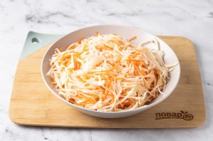 Хрустящая квашеная капуста на зиму в банках для длительного хранения Хрустящая квашеная капуста на зиму в банках для длительного хранения