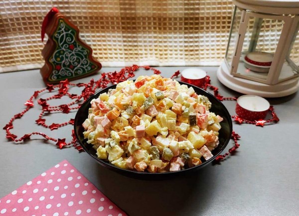 Крабовый салат с колбасой Крабовый салат с колбасой