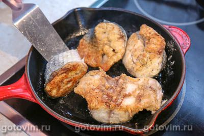 Жареная кефаль с овощным соусом Жареная кефаль с овощным соусом