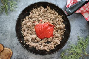 Мясная лазанья с грибами и соусом "Бешамель" Мясная лазанья с грибами и соусом "Бешамель"