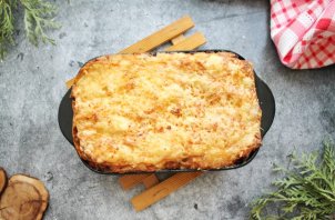 Мясная лазанья с грибами и соусом "Бешамель" Мясная лазанья с грибами и соусом "Бешамель"