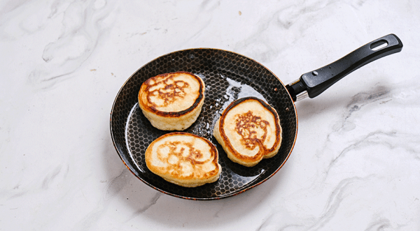 Оладьи на айране, пошаговый рецепт с фото