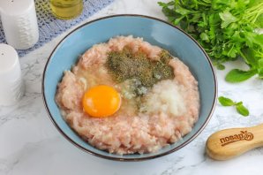 Люля-кебаб из куриного фарша в духовке